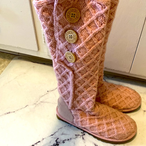 UGG Sweater Style Boots - Picture 5 of 5